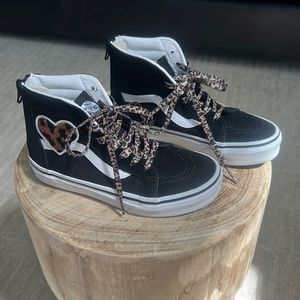 Girls’ vans shoes